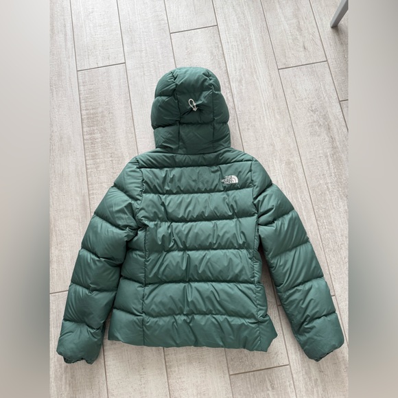 The North Face Puffer Jacket Women’s - Picture 2 of 9
